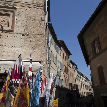 In Centro - Diffuso Bed & Breakfast Siena